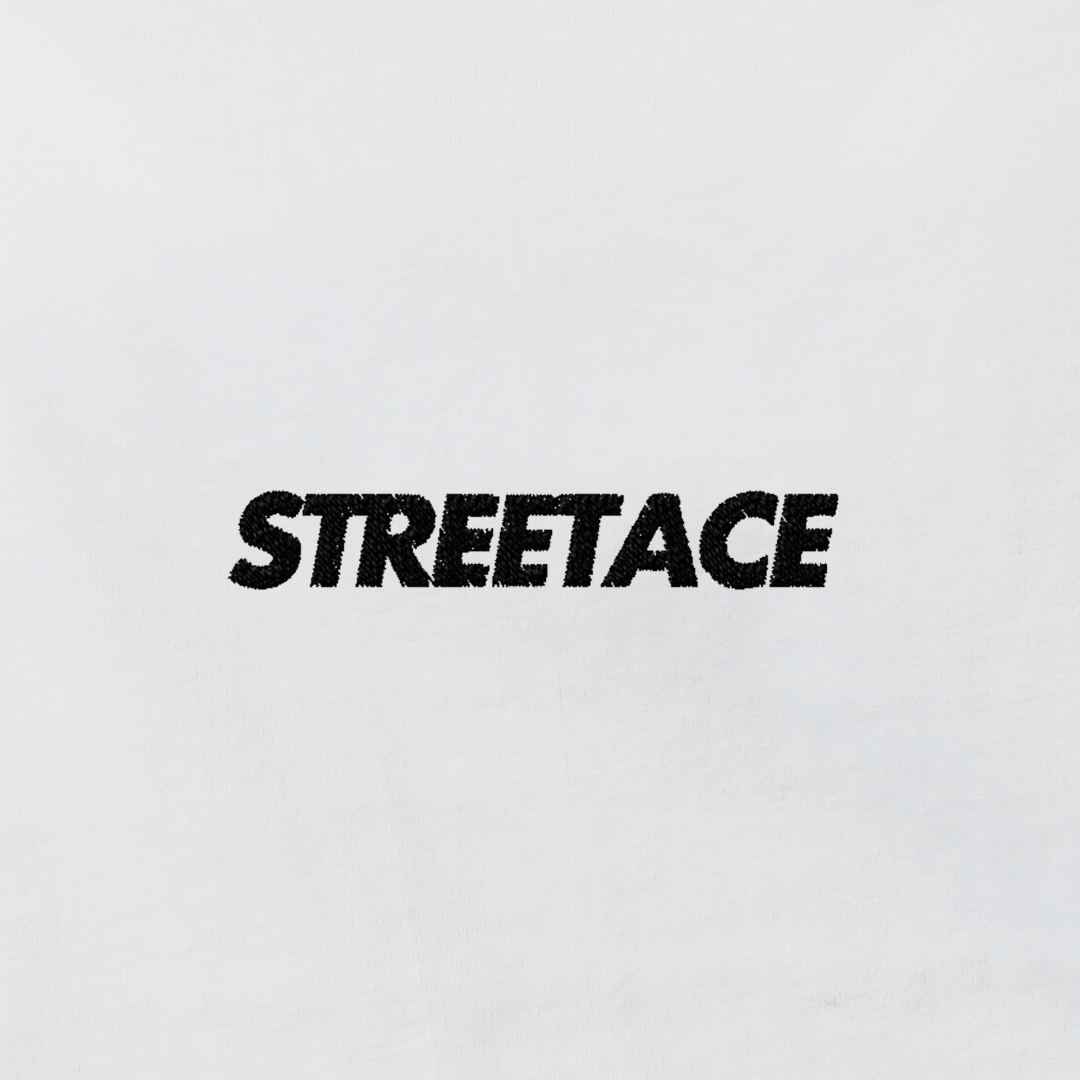 Schlichtes Streetace T-Shirt mit dezenter Logo-Stickerei auf der Brust